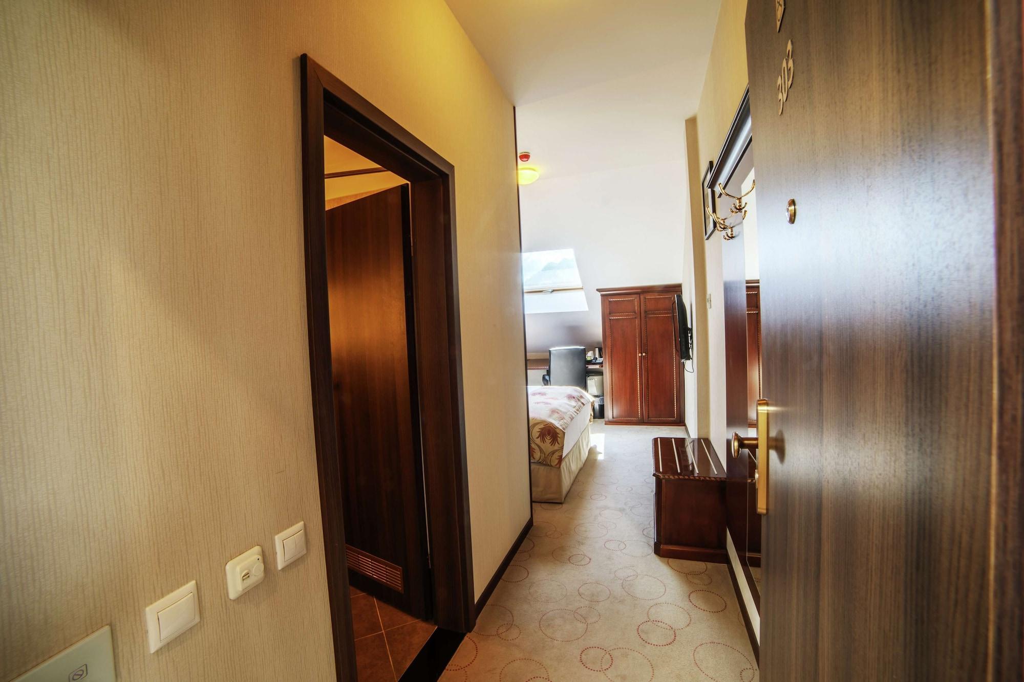 Doubletree By Hilton Hotel Sighisoara - Cavaler Екстер'єр фото